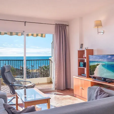 Apartment Beachfront With Sea View *